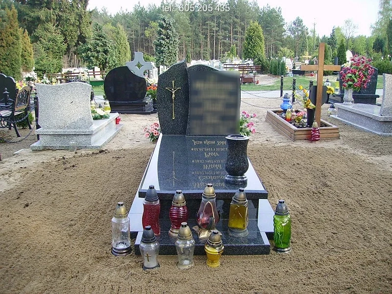 Nagrobek podwójny z granitu